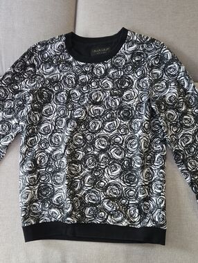 Black & White Swirl Crewneck Sweater by